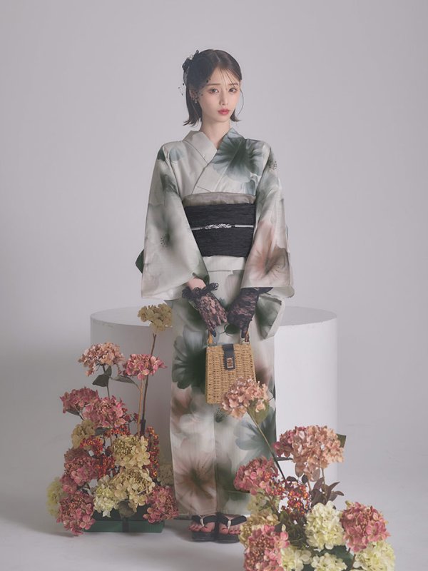 モデル：天海りこ　身長：156cm　着用サイズ：Fサイズ