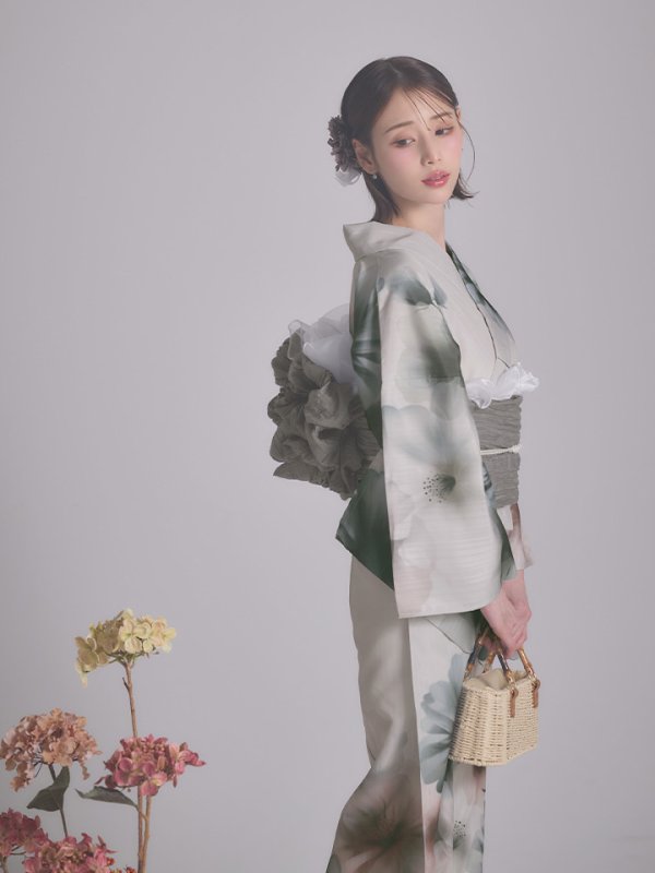 モデル：天海りこ　身長：156cm　着用サイズ：Fサイズ