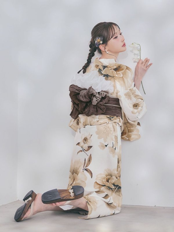 画像11: 【即日発送】送料無料！1人で簡単に着られる！ワンピース / セパレート浴衣セット　ホワイトエレガントフラワー浴衣【浴衣4点セット 浴衣/帯/下駄】[OF04] (11)