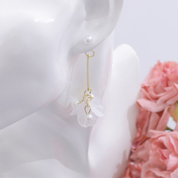 画像4: 【アクセサリー：ピアス】【浴衣小物：アクセサリー】アシンメトリーフラワーペタルピアス[OF02] (4)