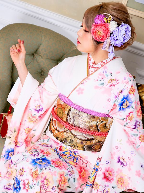 【中古品】成人式・卒業式・振袖「白地にお花」b267 身長 150〜168cm 中古品】成人式・卒業式・振袖「白地にお花」b267 身長 150